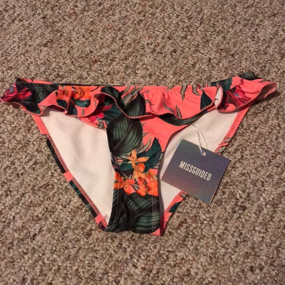 BNWT MISSGUIDED tropical ๐ swim bottom - Picture 4 of 5